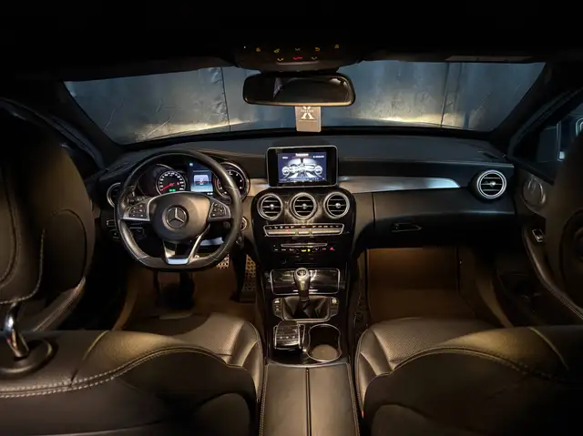 Mercedes-Benz C-Class view 24