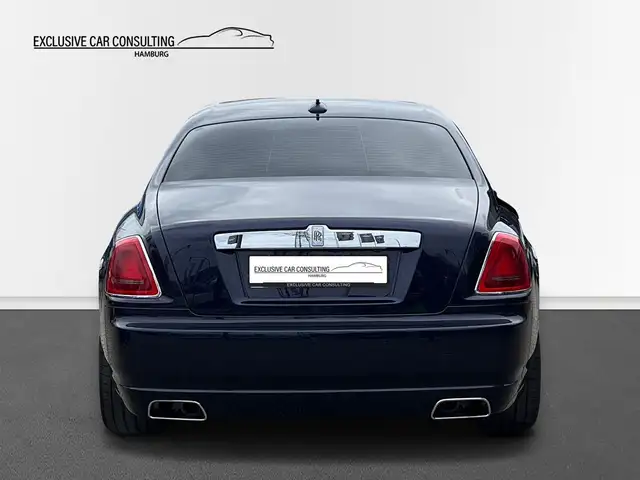 Rolls-Royce Ghost view 5