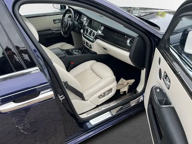 Rolls-Royce Ghost view 11