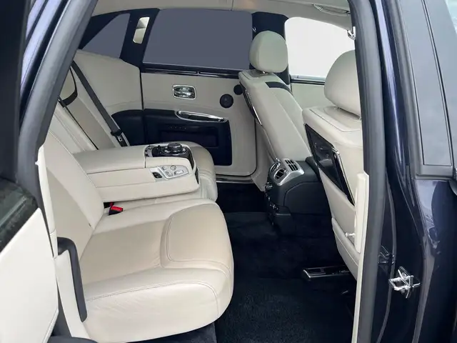 Rolls-Royce Ghost view 13