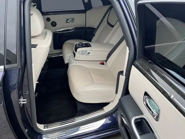 Rolls-Royce Ghost view 12