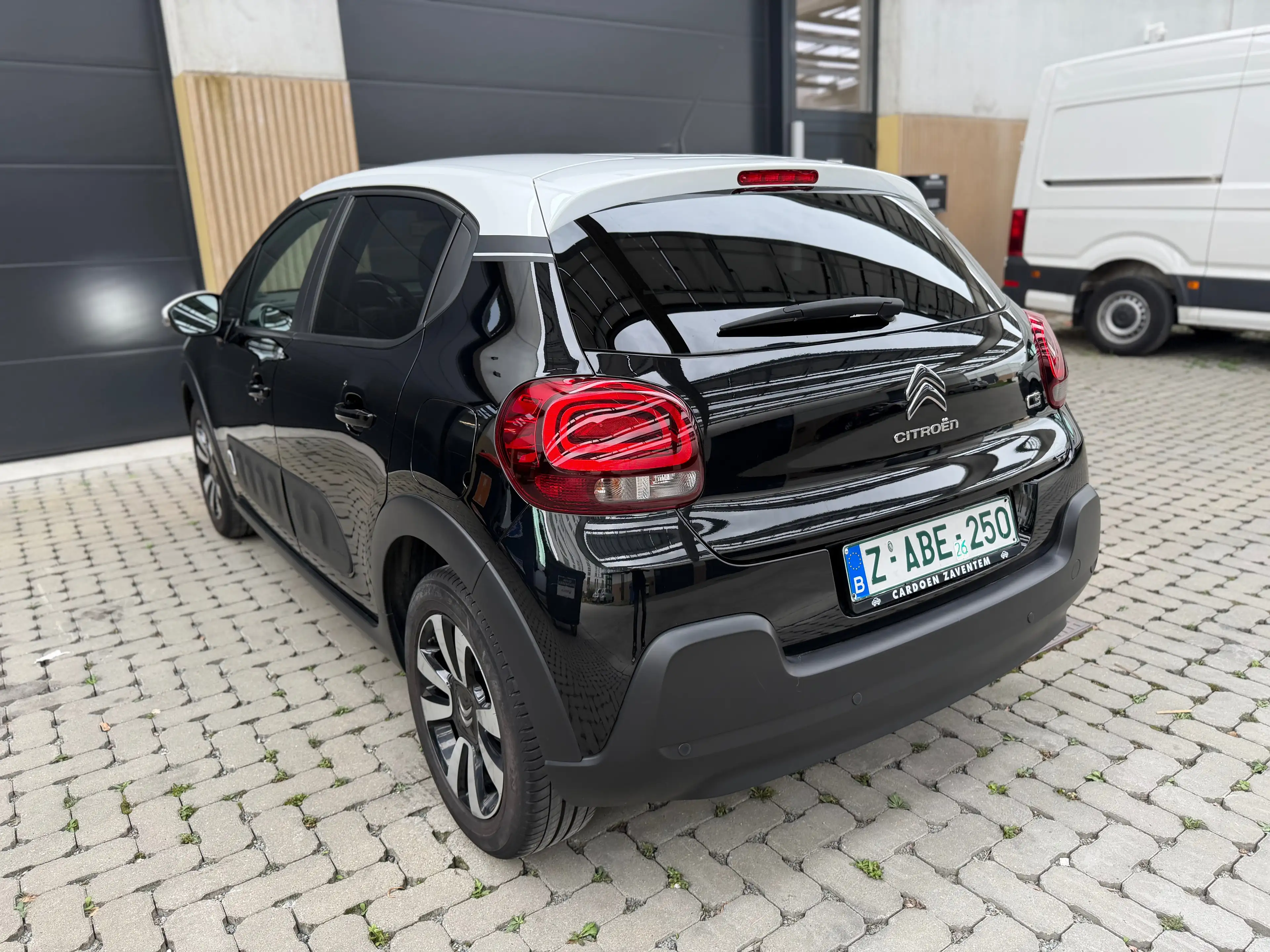 Citroen C3 C3 1.2i PureTech Shine S — photo 3