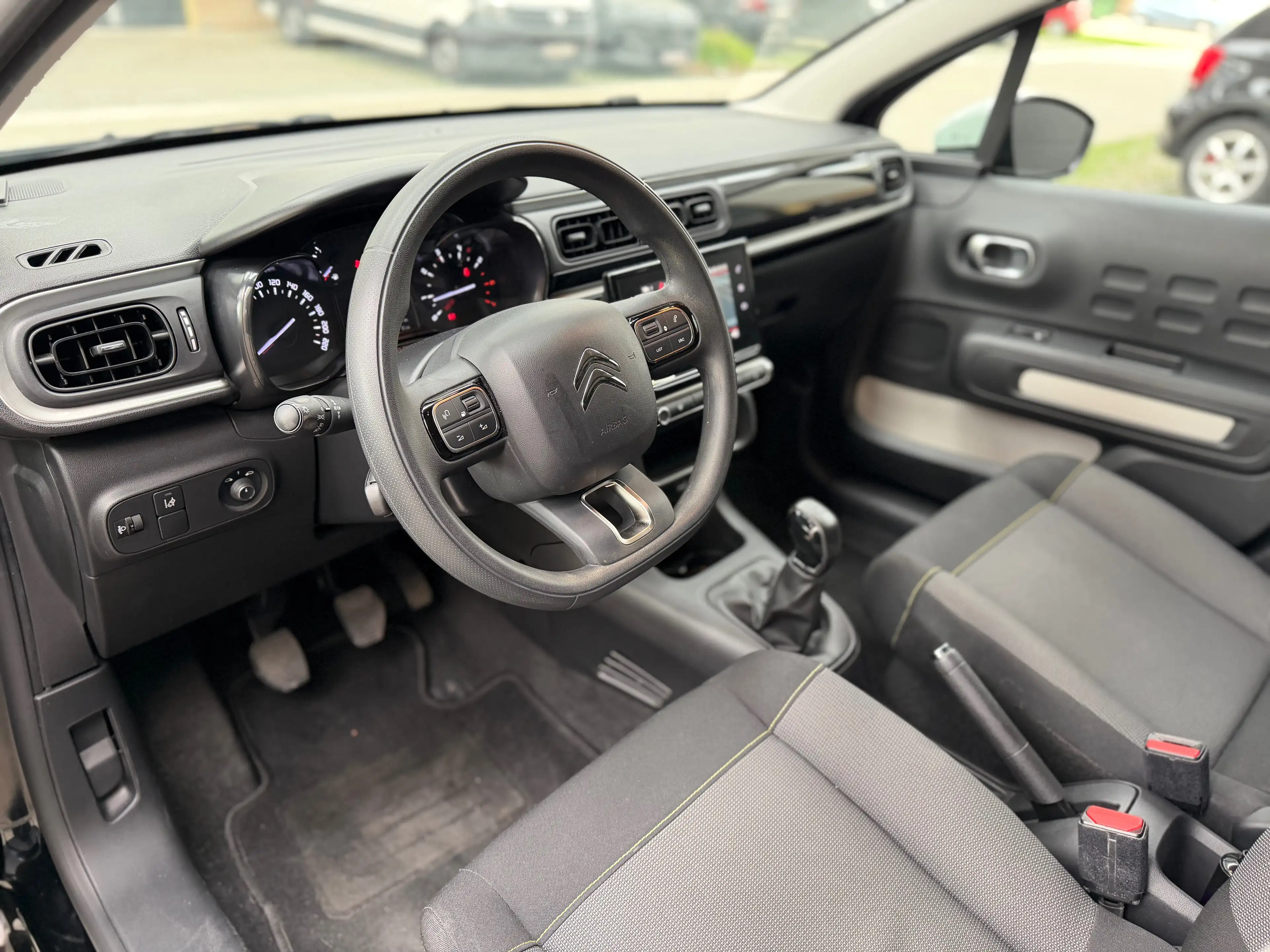 Citroen C3 C3 1.2i PureTech Shine S — photo 9
