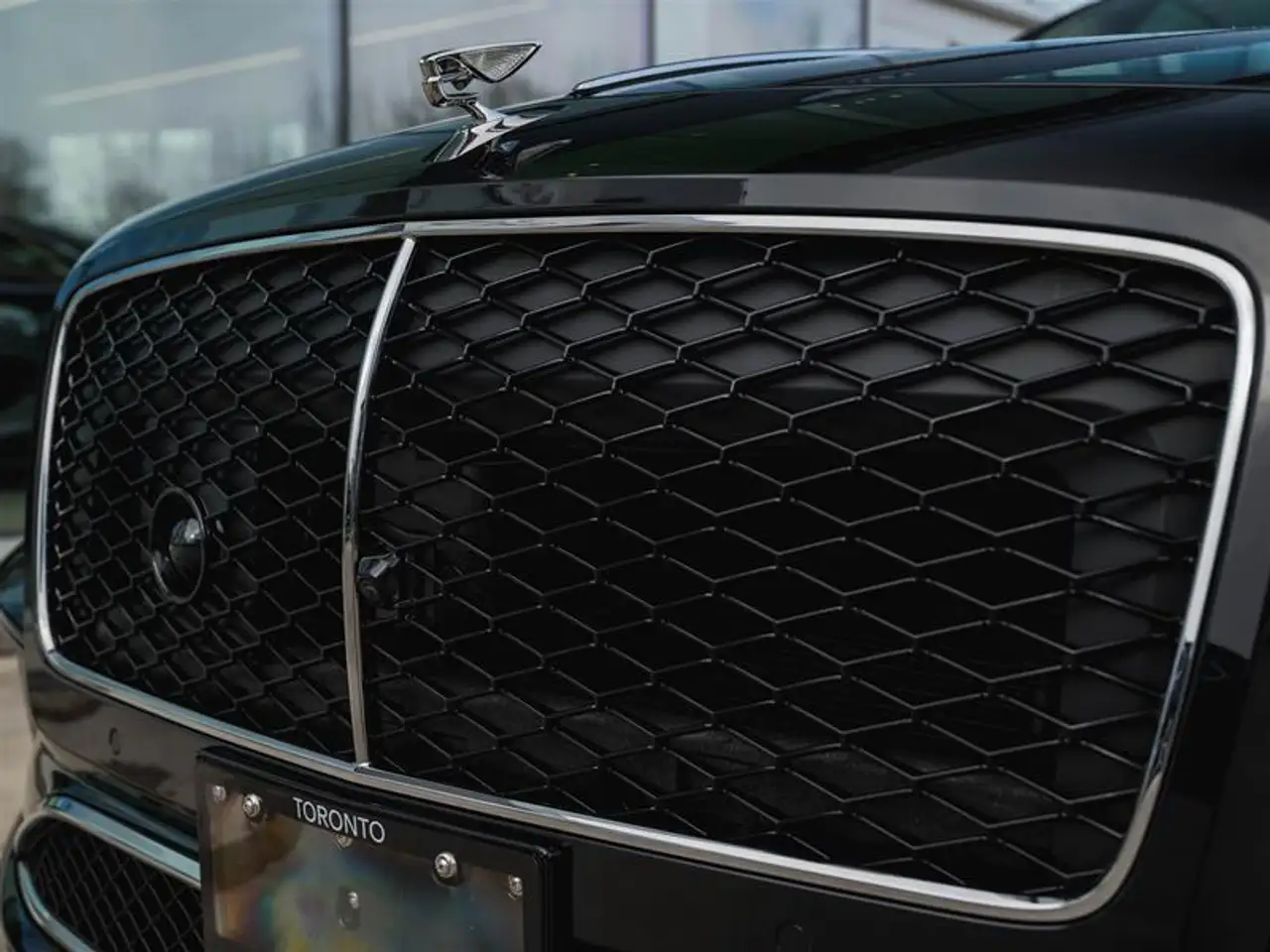 Bentley Flying Spur снимка Bentley Flying Spur