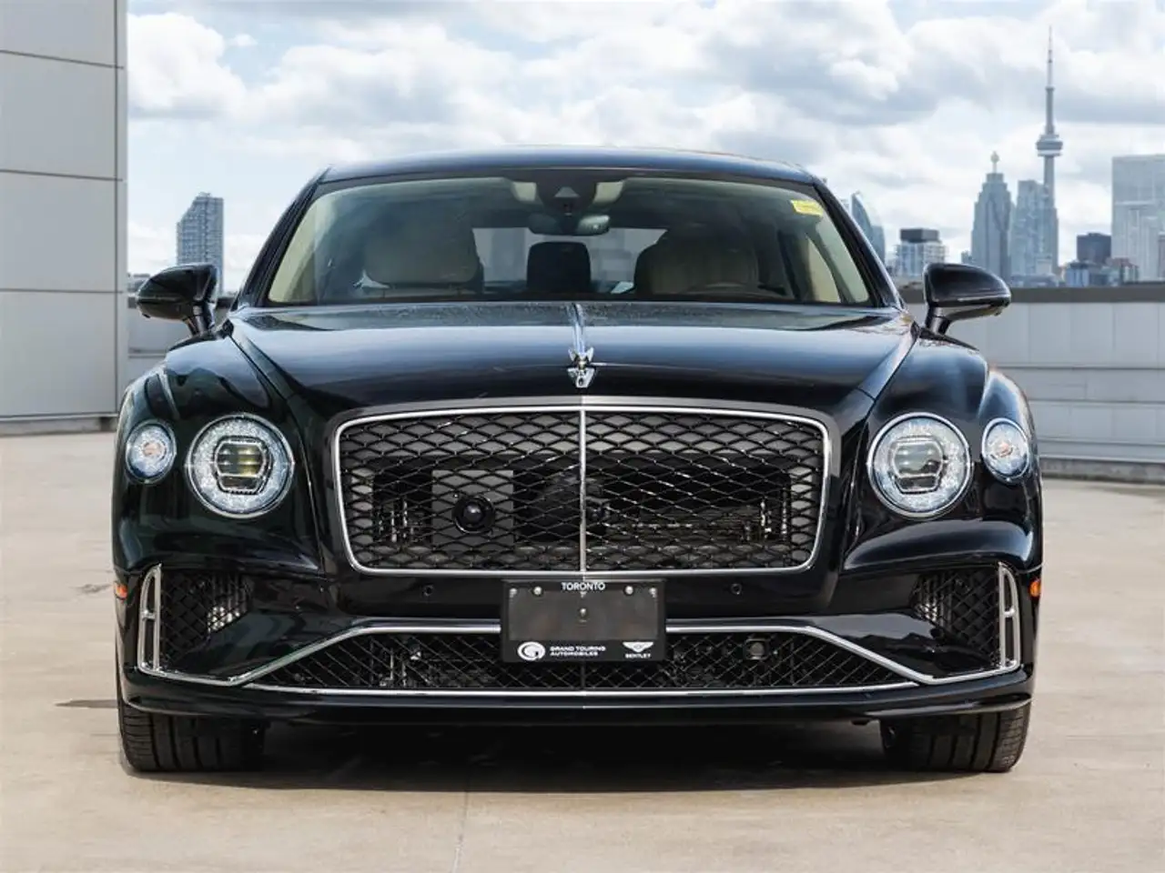 Bentley Flying Spur снимка Bentley Flying Spur