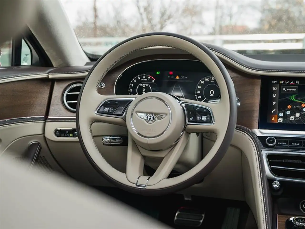 Bentley Flying Spur снимка Bentley Flying Spur