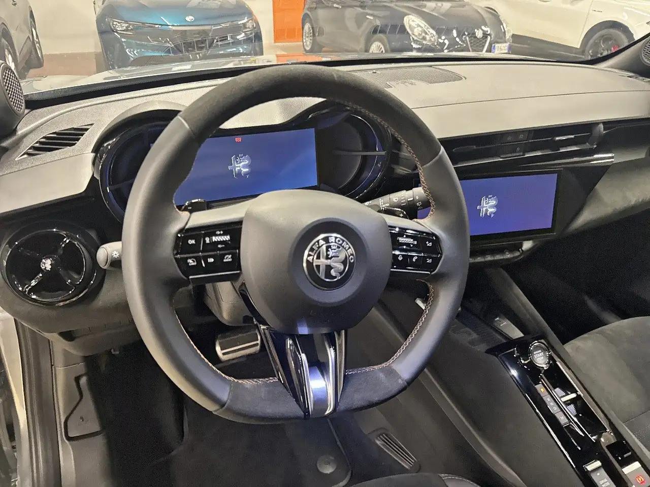 Alfa Romeo Junior 2025 — фото 15