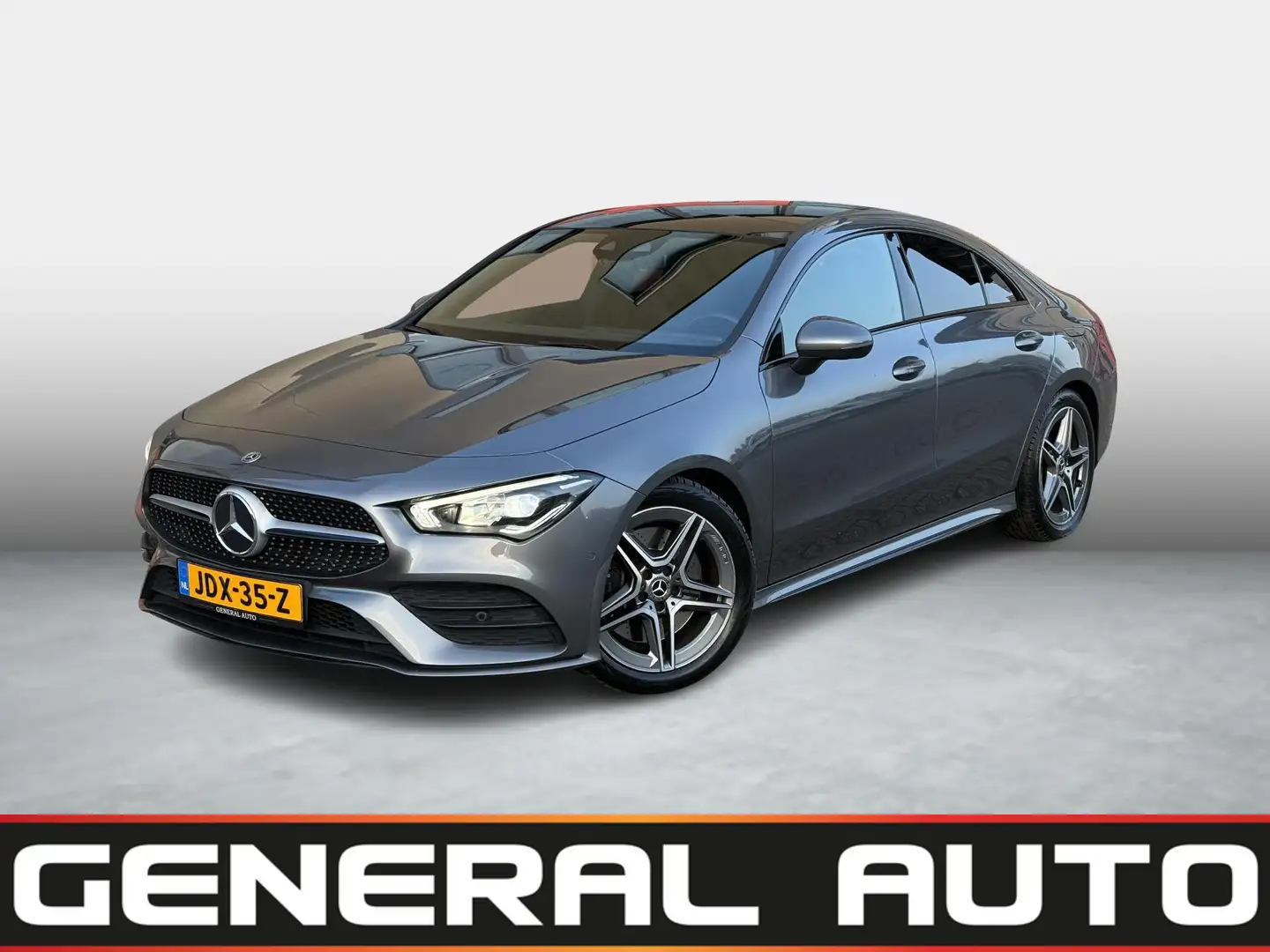 Mercedes-Benz CLA 250 4MATIC Premium Plus, AMG Line, Panoramadak Gris - 1