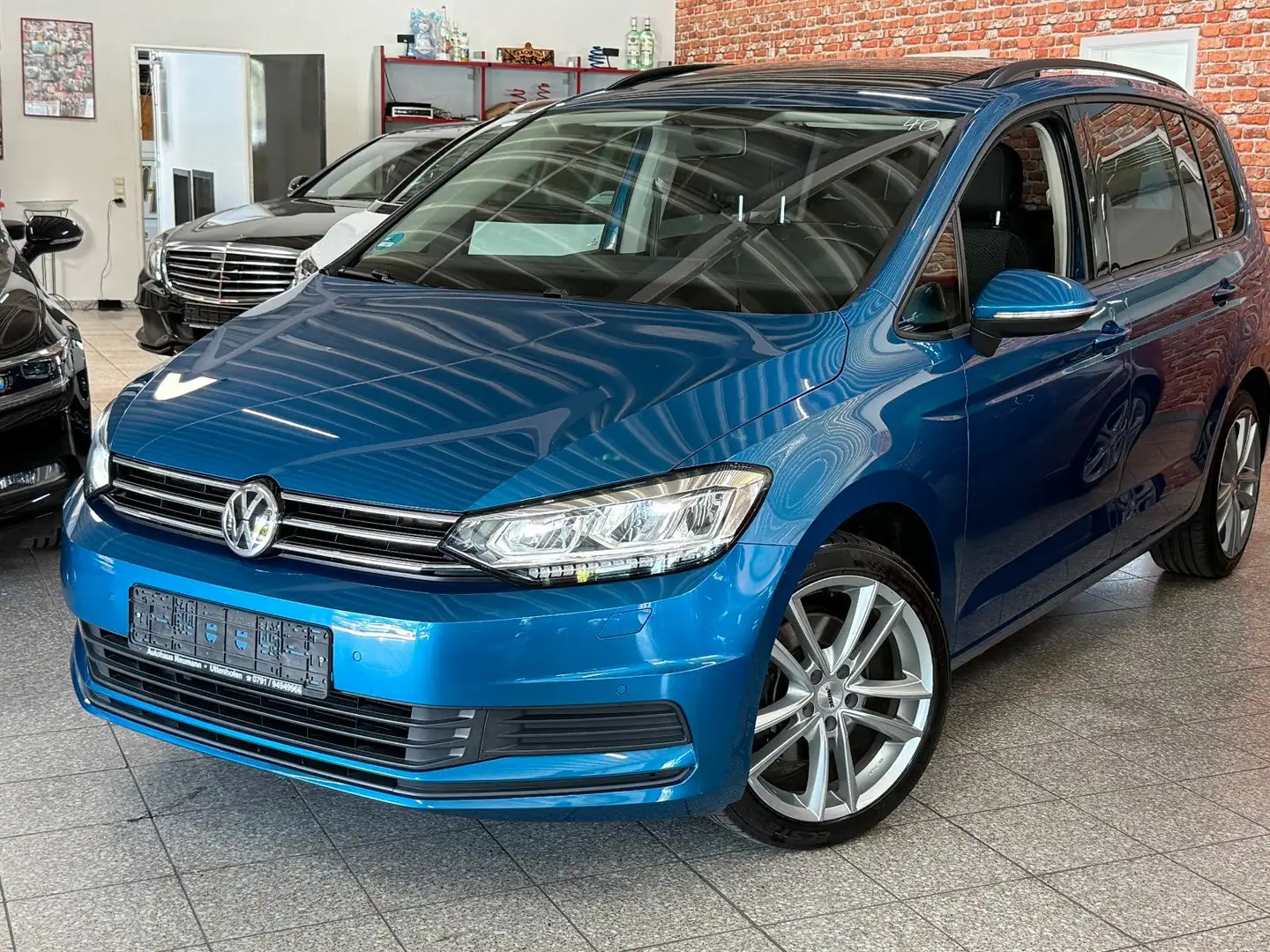 Volkswagen Touran -LED-7 Sitze-DSG-AHK-Pano-Navi-Kamera-Alu Blau - 1