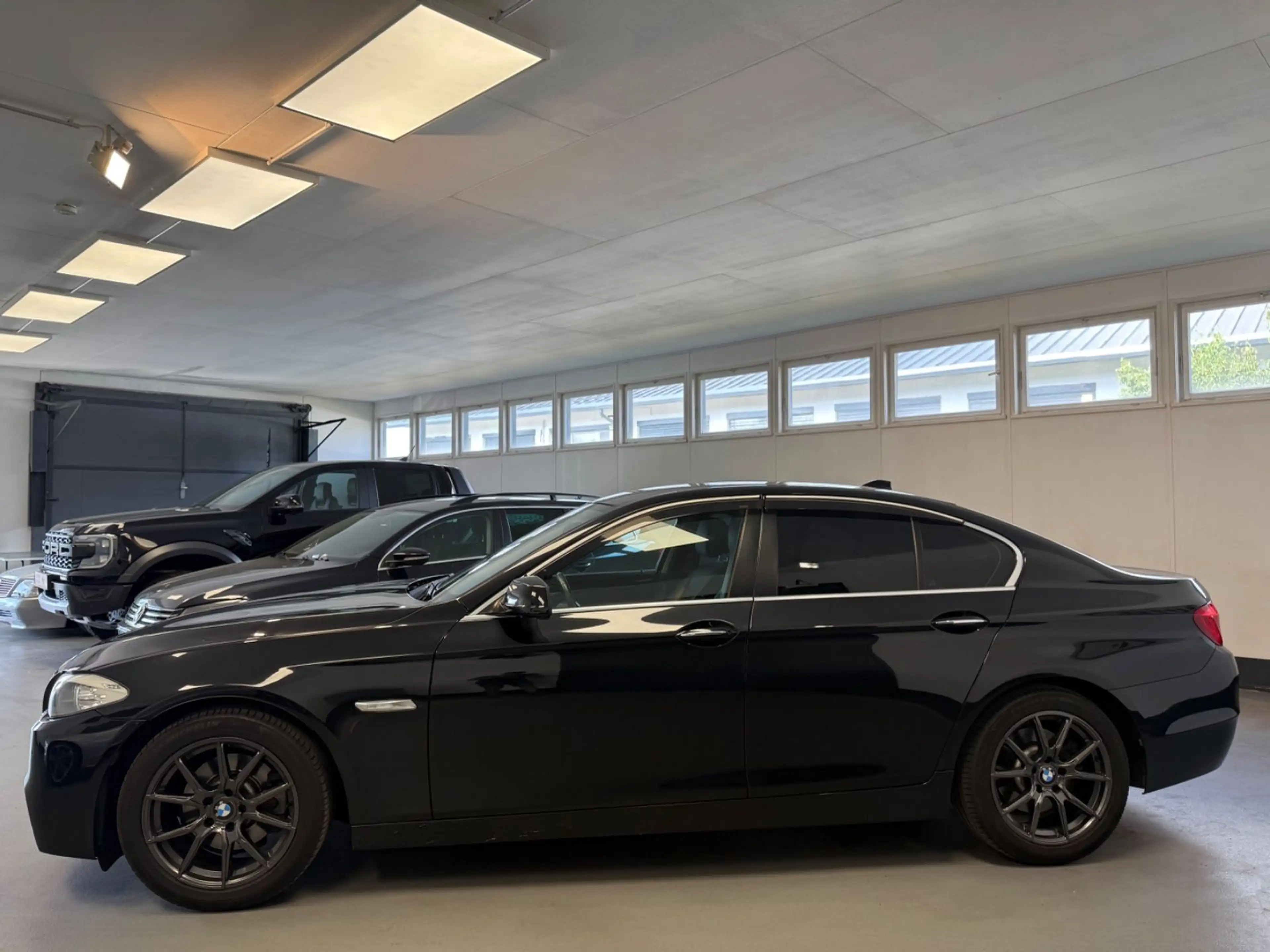BMW 528 I A LIM*AUT*CLIMATIC*LEDER*NAVI*LM*M SPORT N — photo 9