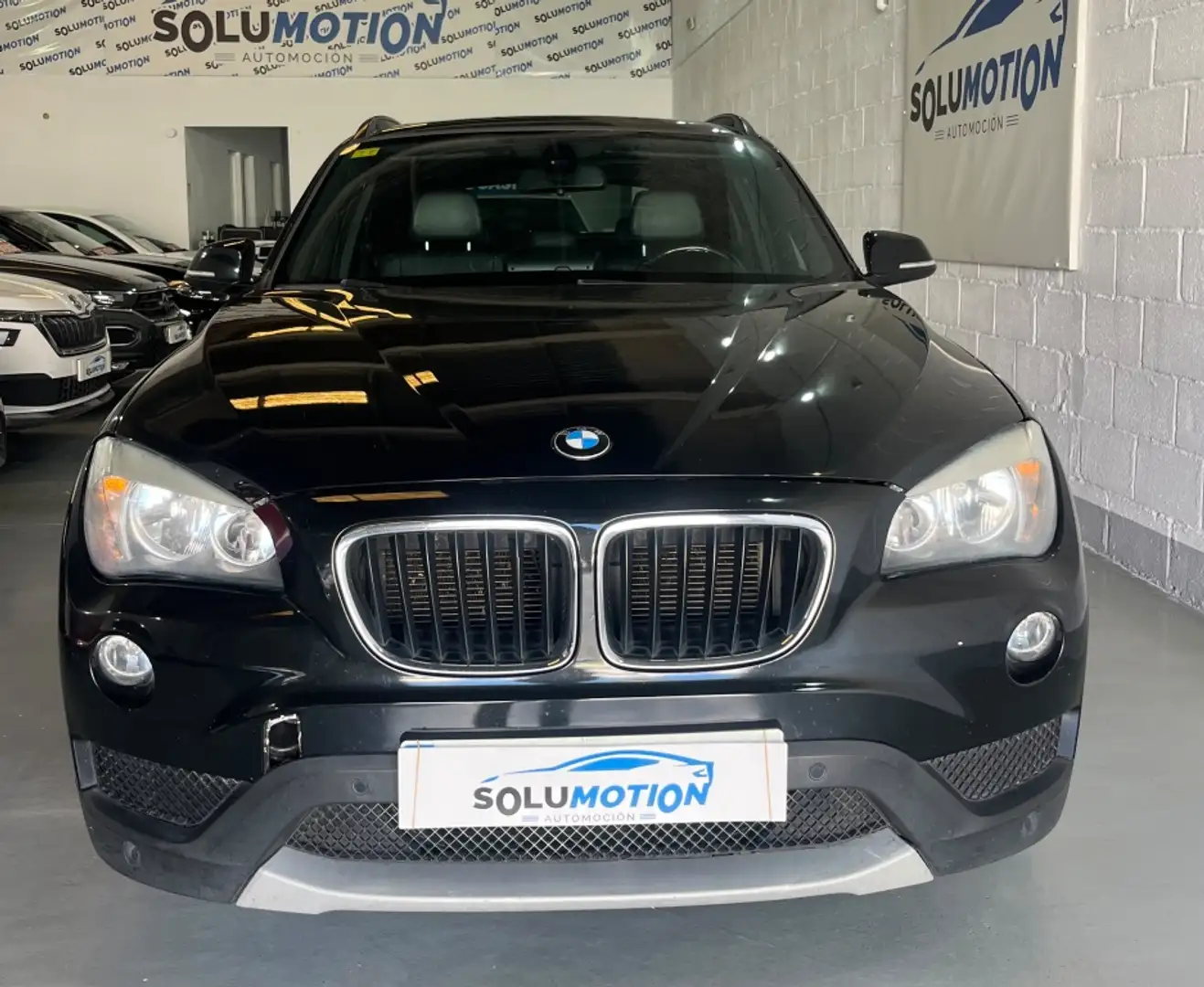 BMW X1 sDrive 18d Essential Edition Negro - 2