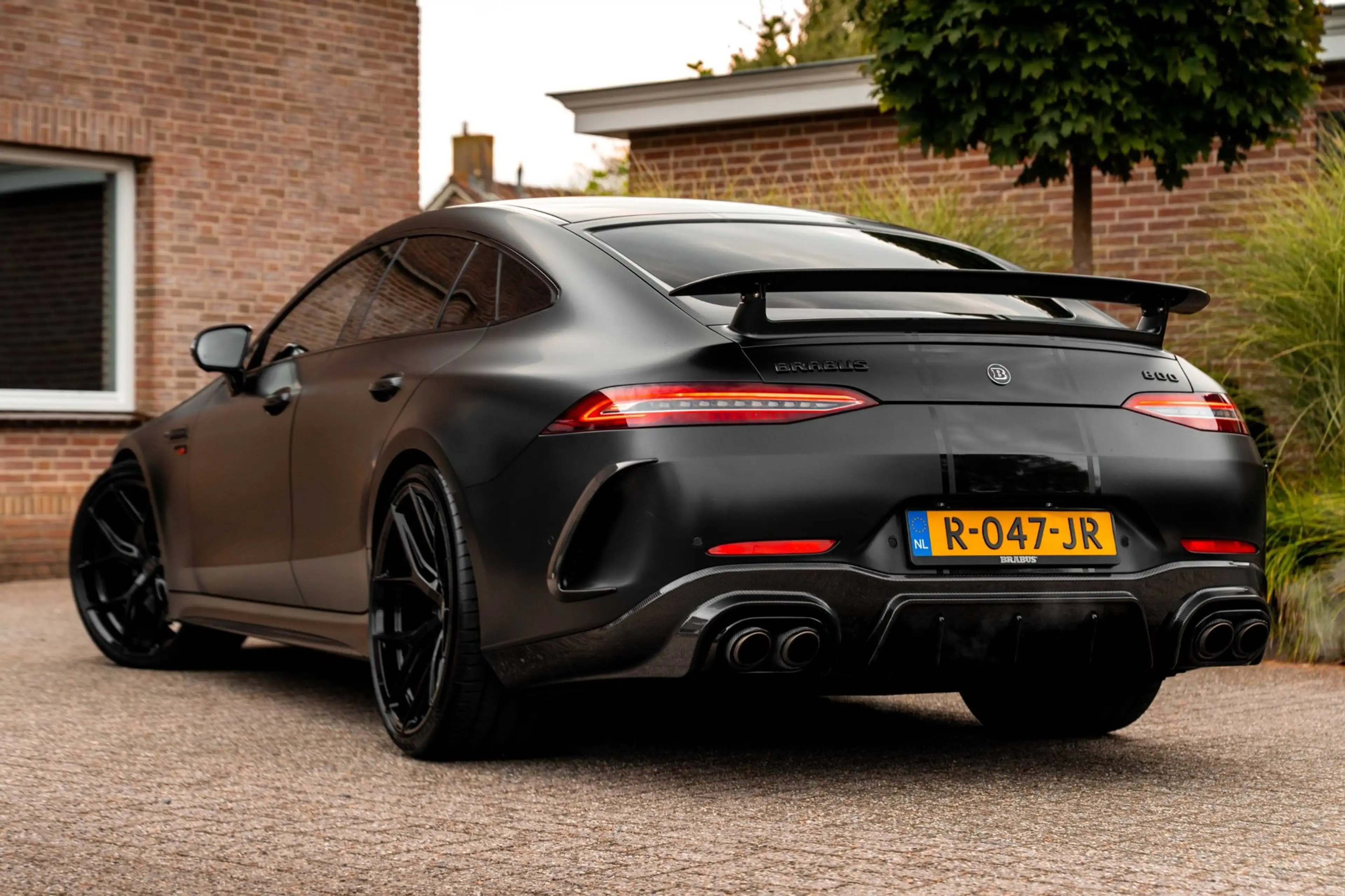 Mercedes-Benz AMG GT 4-Door Coupe 4.0 63 S 4MATIC+ Premium + BRABUS 800 — photo 2