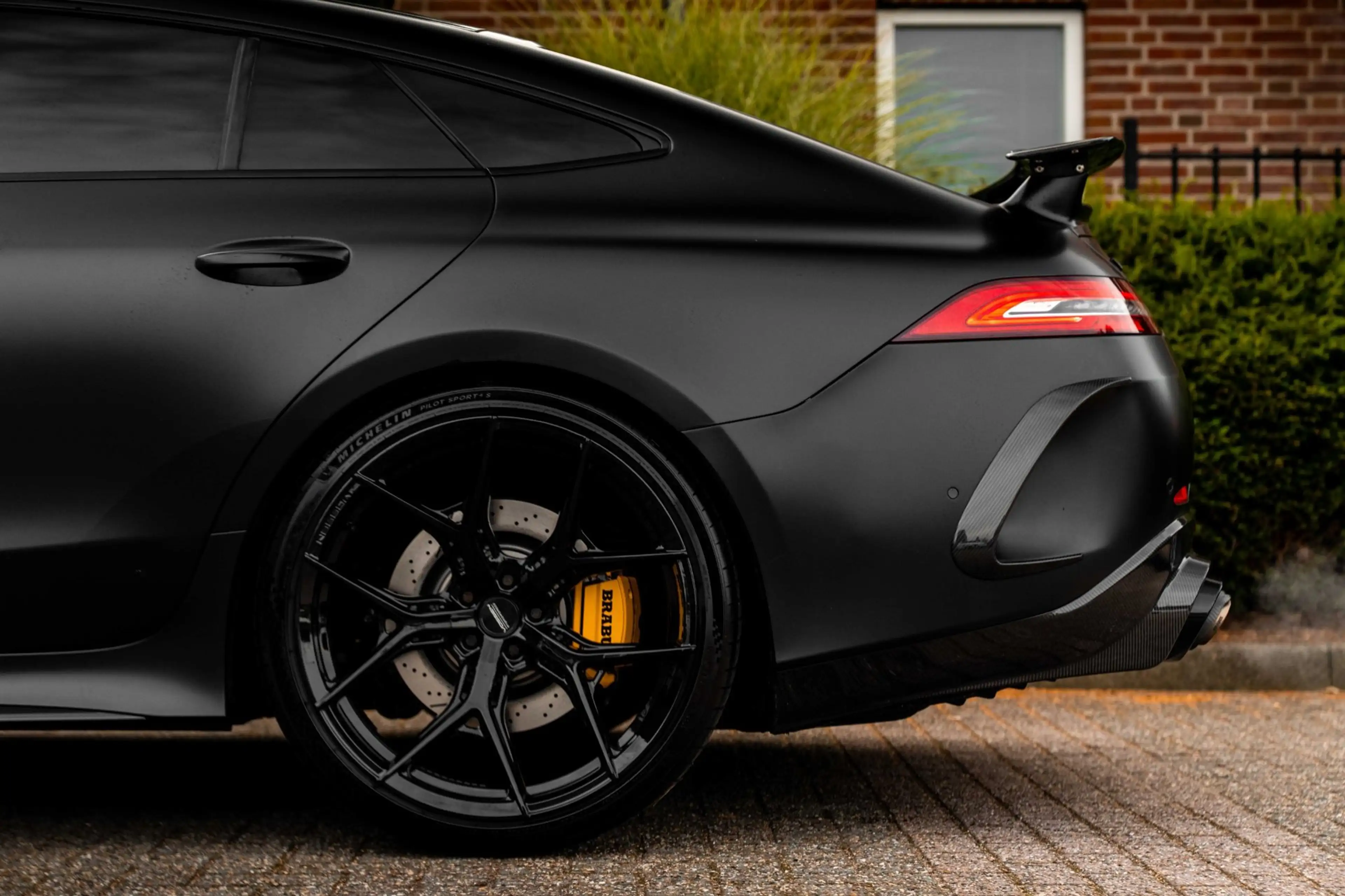 Mercedes-Benz AMG GT 4-Door Coupe 4.0 63 S 4MATIC+ Premium + BRABUS 800 — photo 45