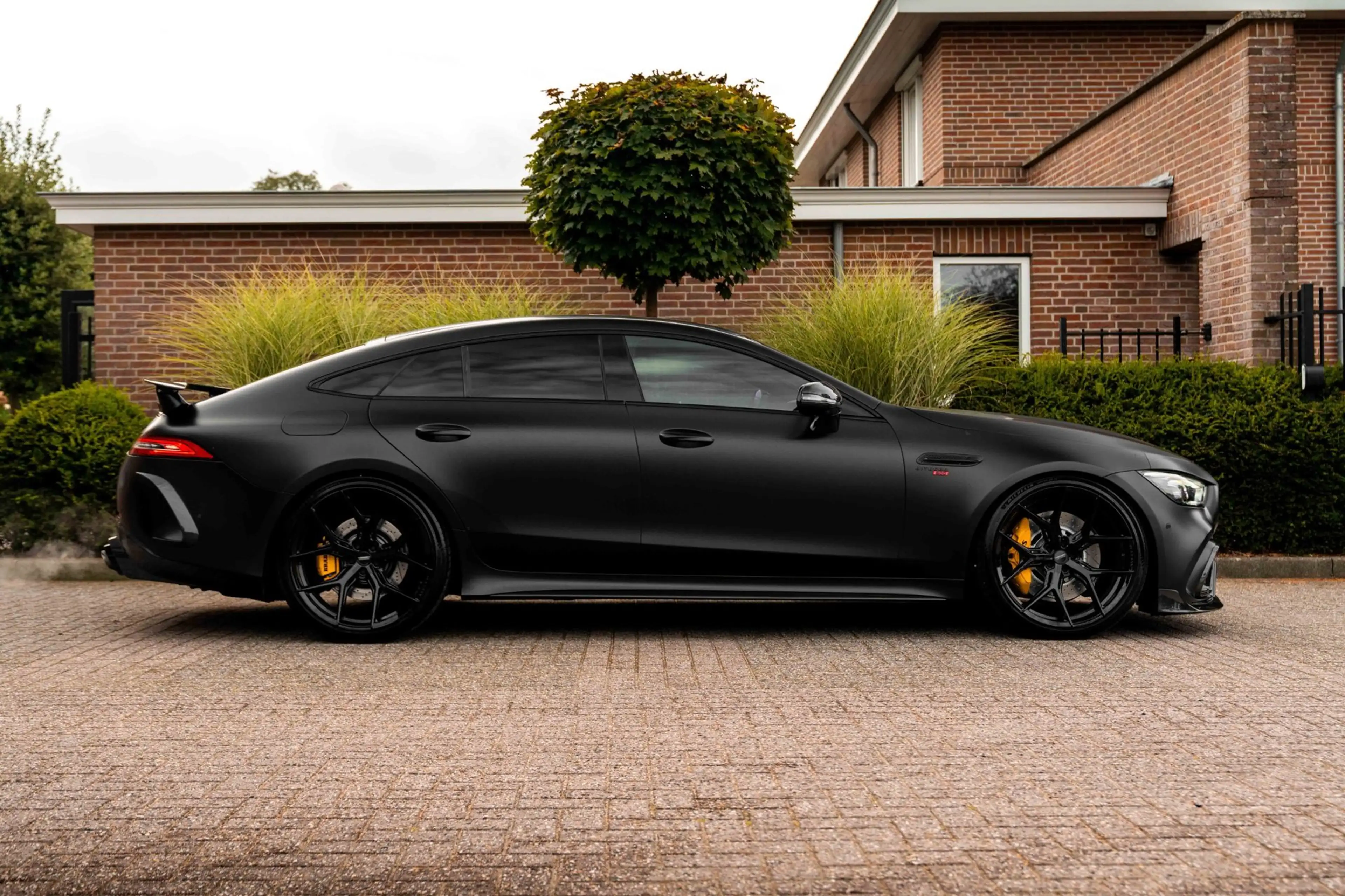 Mercedes-Benz AMG GT 4-Door Coupe 4.0 63 S 4MATIC+ Premium + BRABUS 800 — photo 4