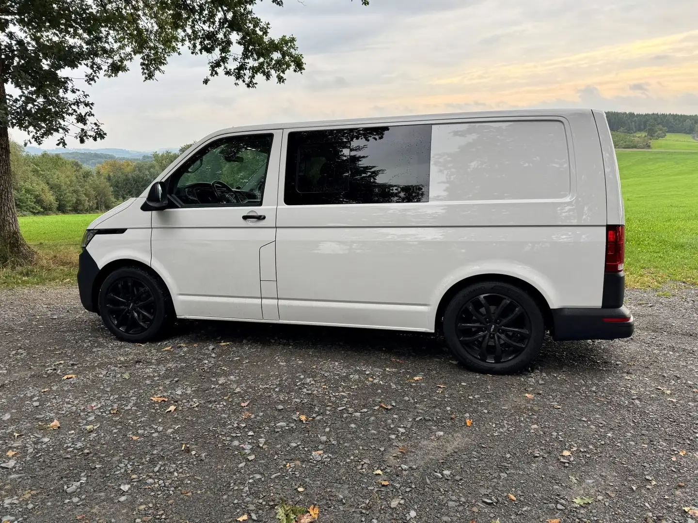Volkswagen T6.1 Kombi Wohnmobil ähnlich California Biały - 1