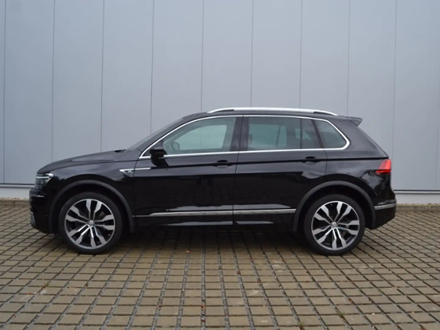 Volkswagen Tiguan 2.0 TDI 190 PS 4M DSG VOLL/R-Line HL/AHK/PANORAMA Schwarz - 2