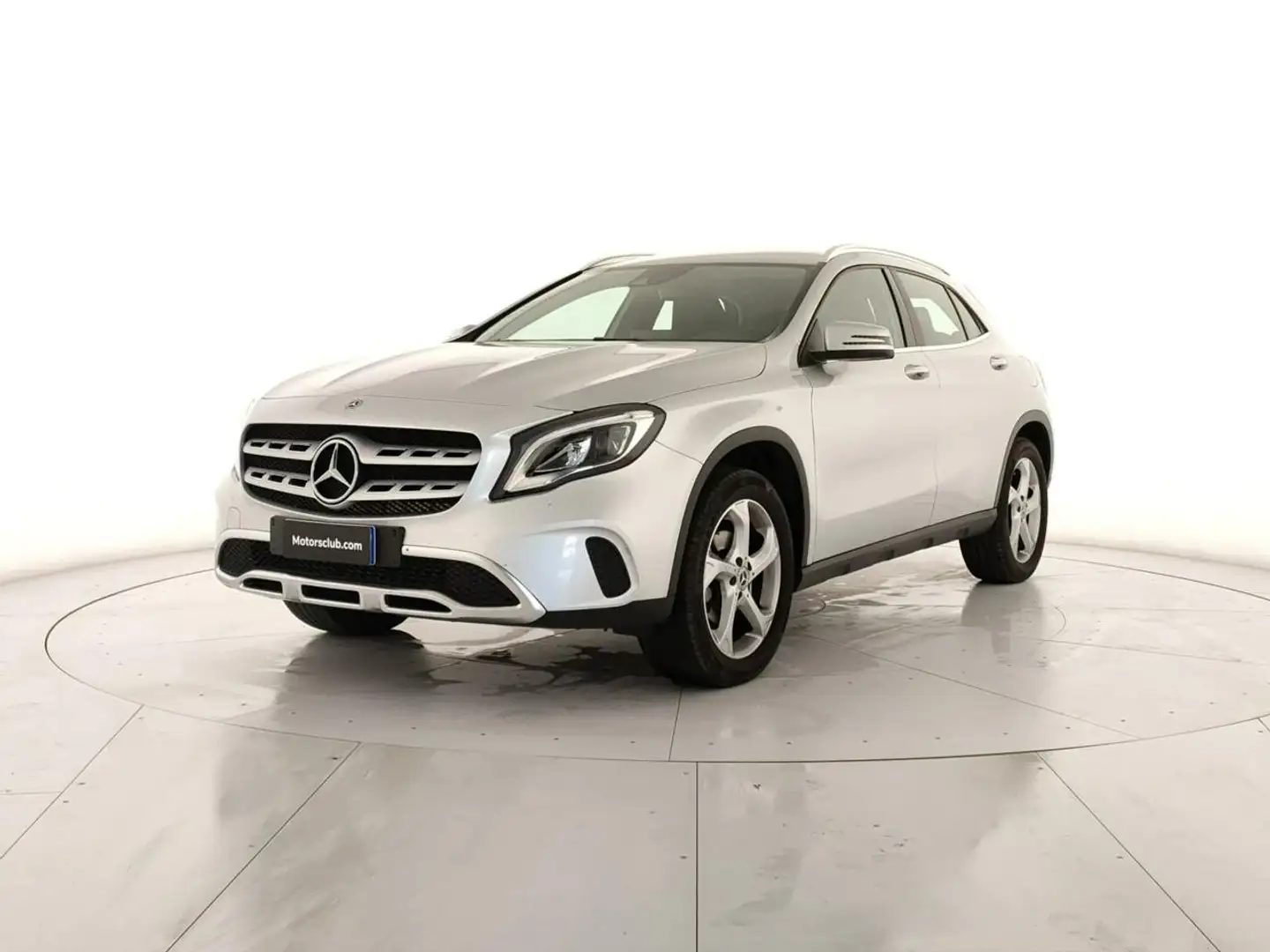 Mercedes-Benz GLA 180 Sport auto Срібний - 2