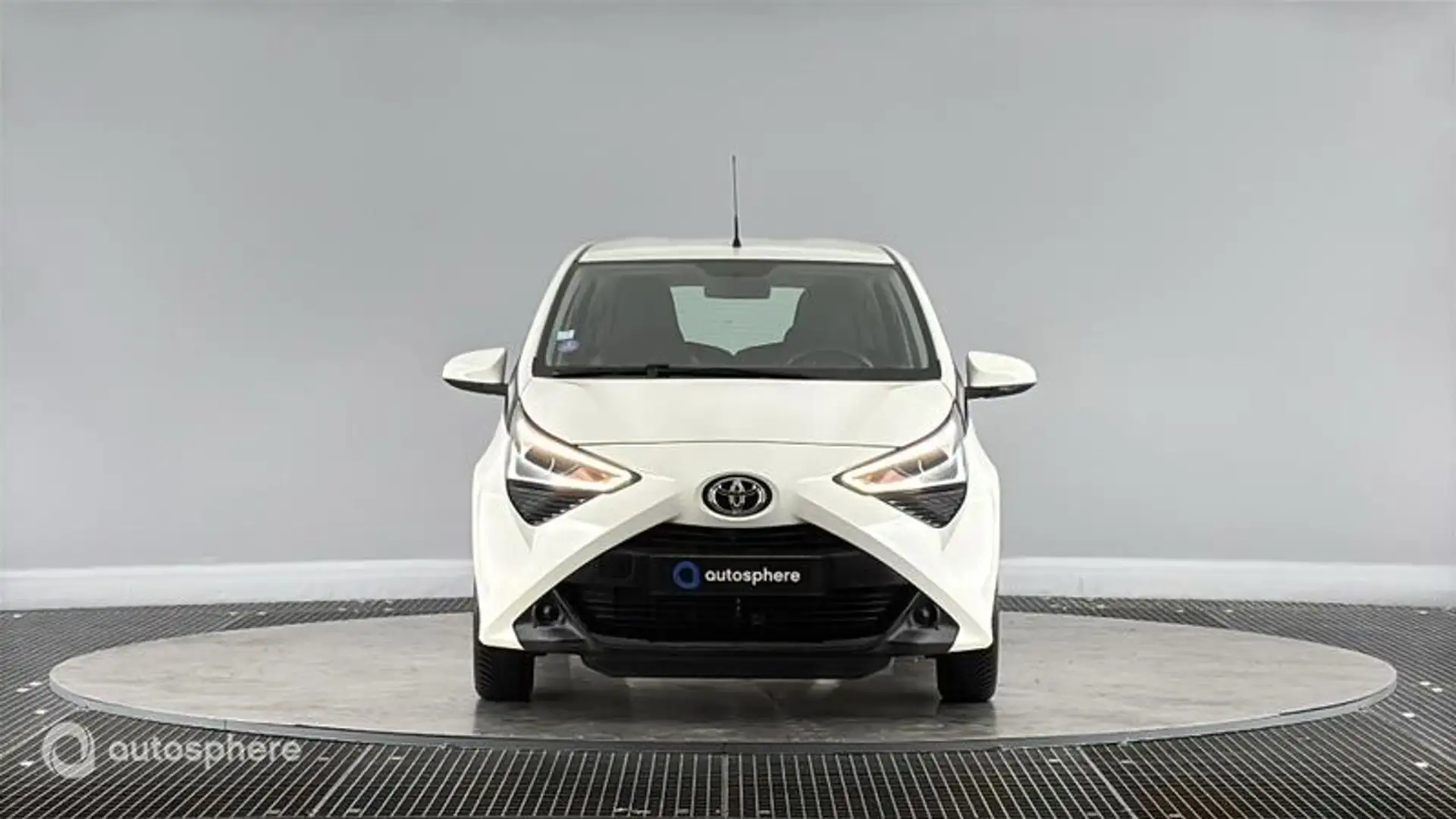 Toyota Aygo 1.0 VVT-i 72ch x-play 5p - 2