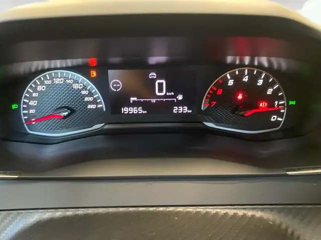 Peugeot 208 view 16