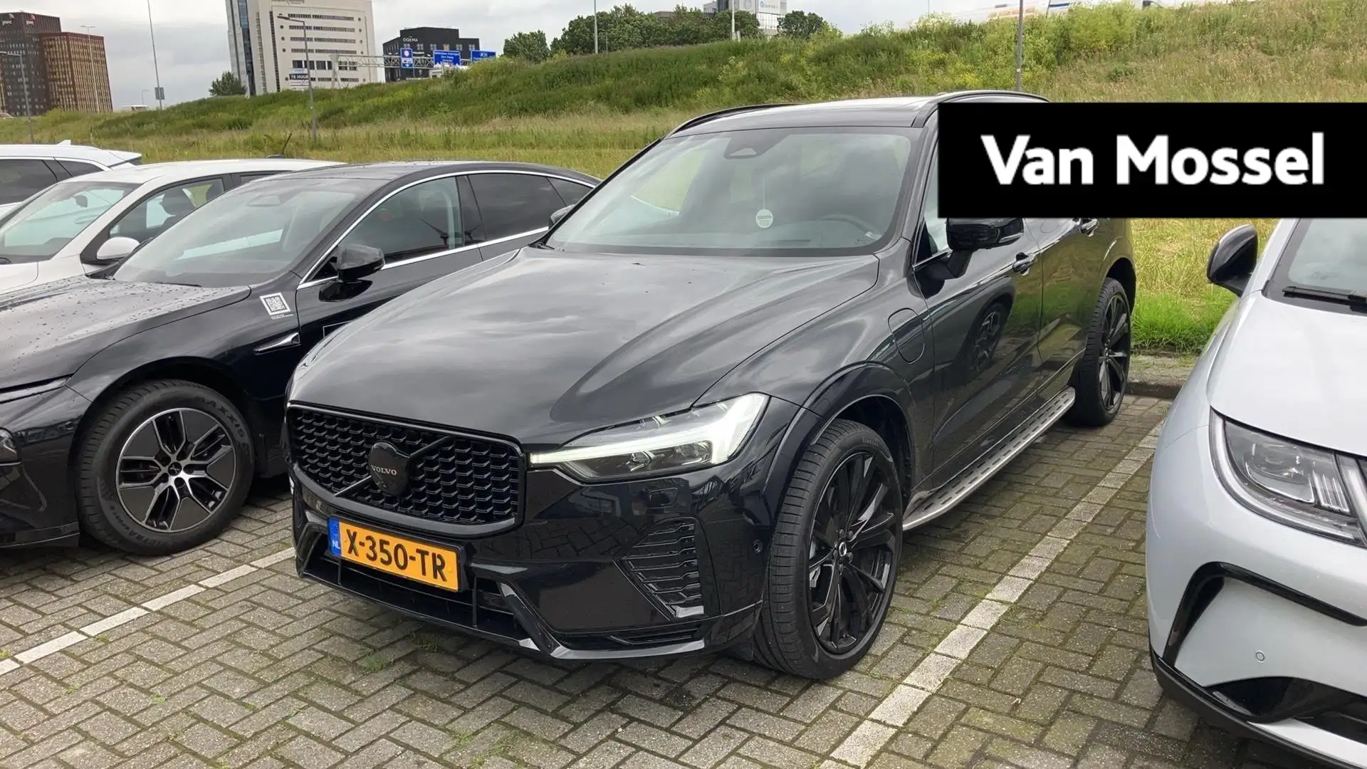 Volvo XC60 2.0 T6 Plug-in hybrid AWD Ultimate Black Edition | Nero - 1