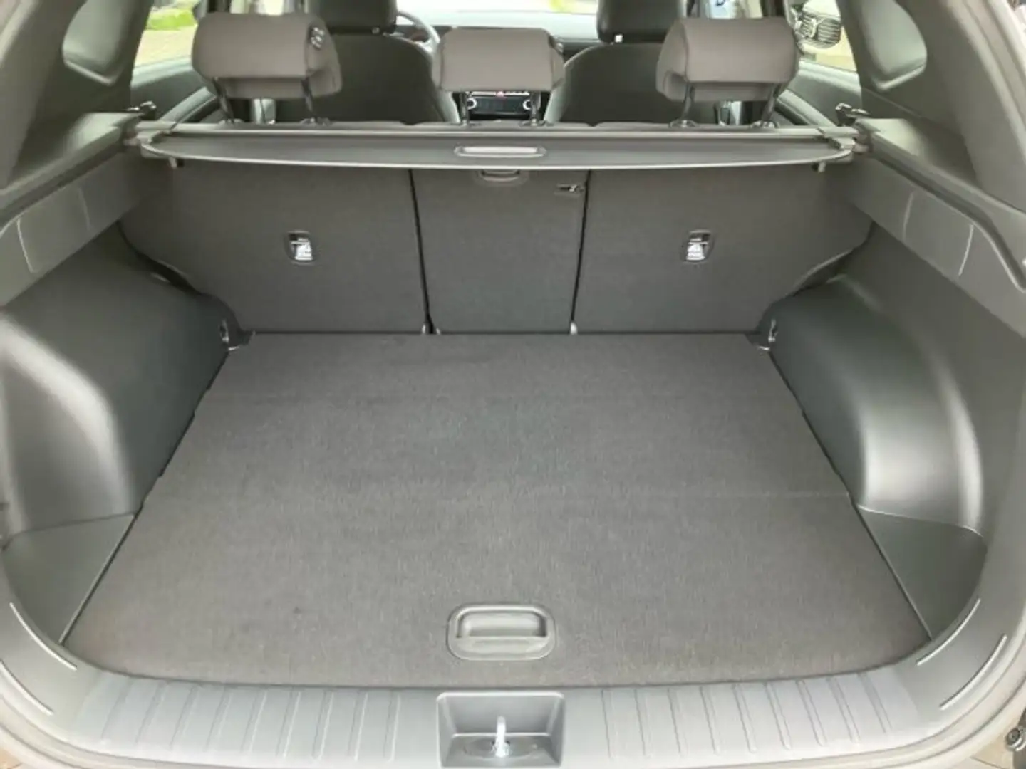 Hyundai TUCSON NX4 Jubile 1,6 T-GDi HEV 4WD AT Schwarz - 2