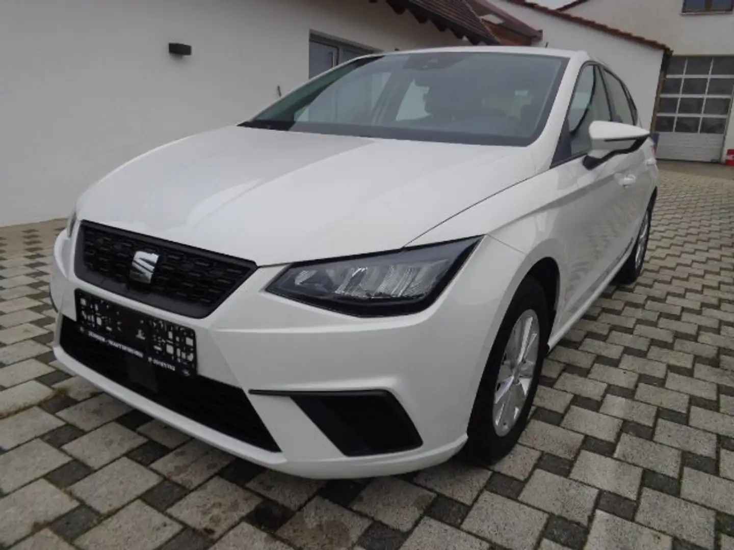 SEAT Ibiza Reference Weiß - 2