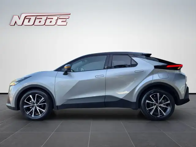 Toyota C-HR view 2