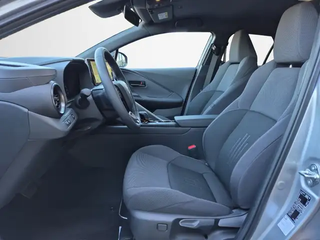 Toyota C-HR view 9