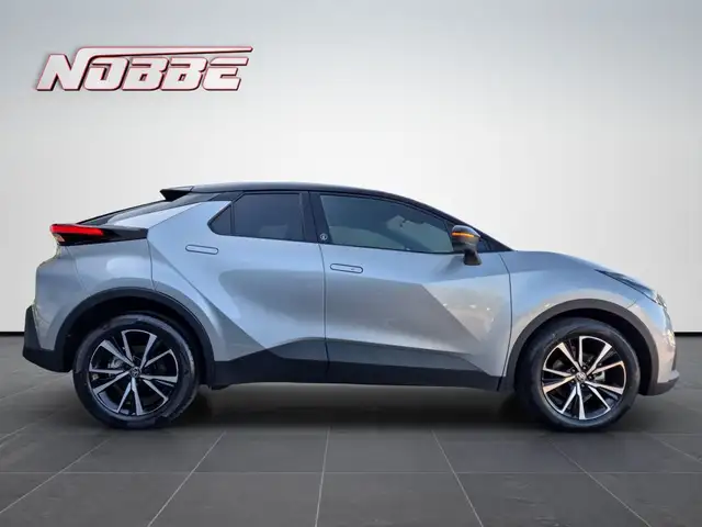 Toyota C-HR view 6