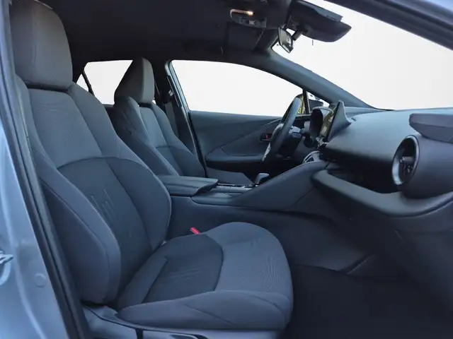 Toyota C-HR view 15