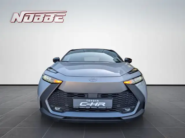 Toyota C-HR view 8