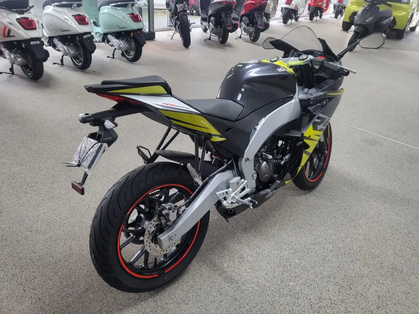 Aprilia RS 125 E5 + Cyanide Yellow Geel - 2