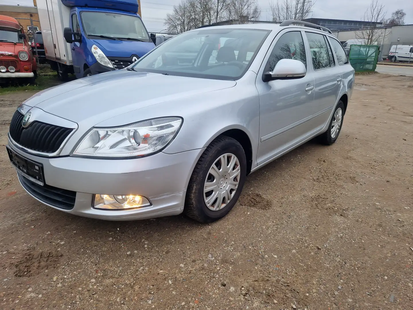 Skoda Octavia Ambiente Grau - 1