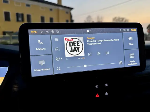 Jeep Avenger view 8