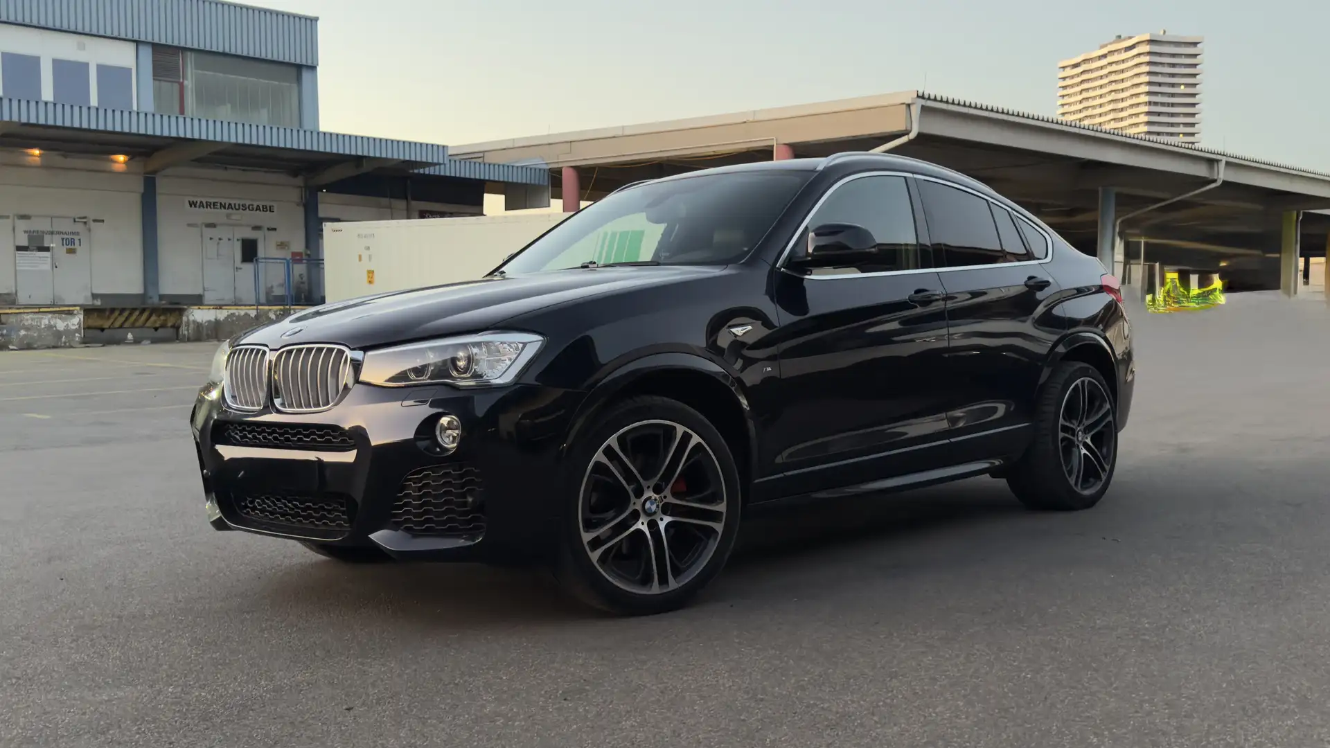 BMW X4 xDrive 30 d M-Packet Schwarz - 1