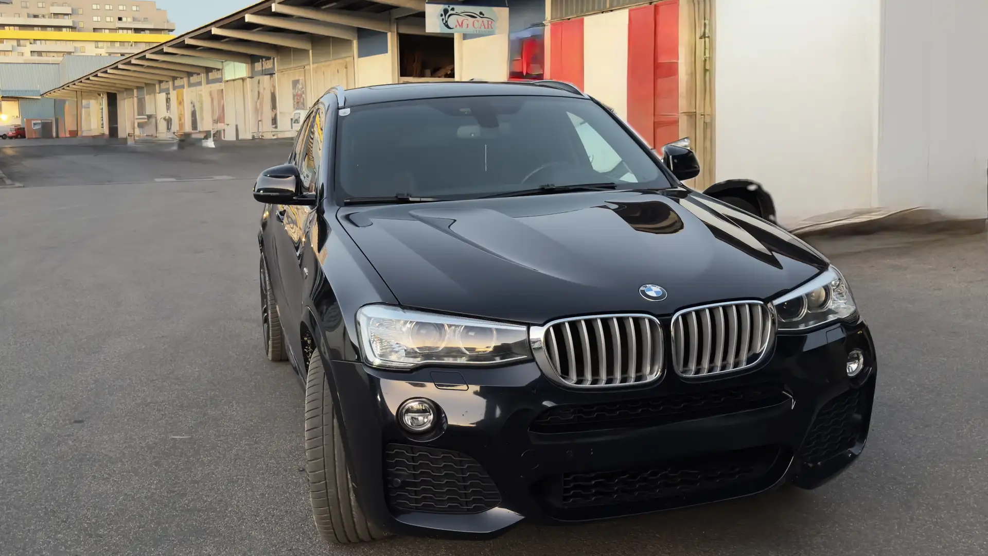 BMW X4 xDrive 30 d M-Packet Schwarz - 2