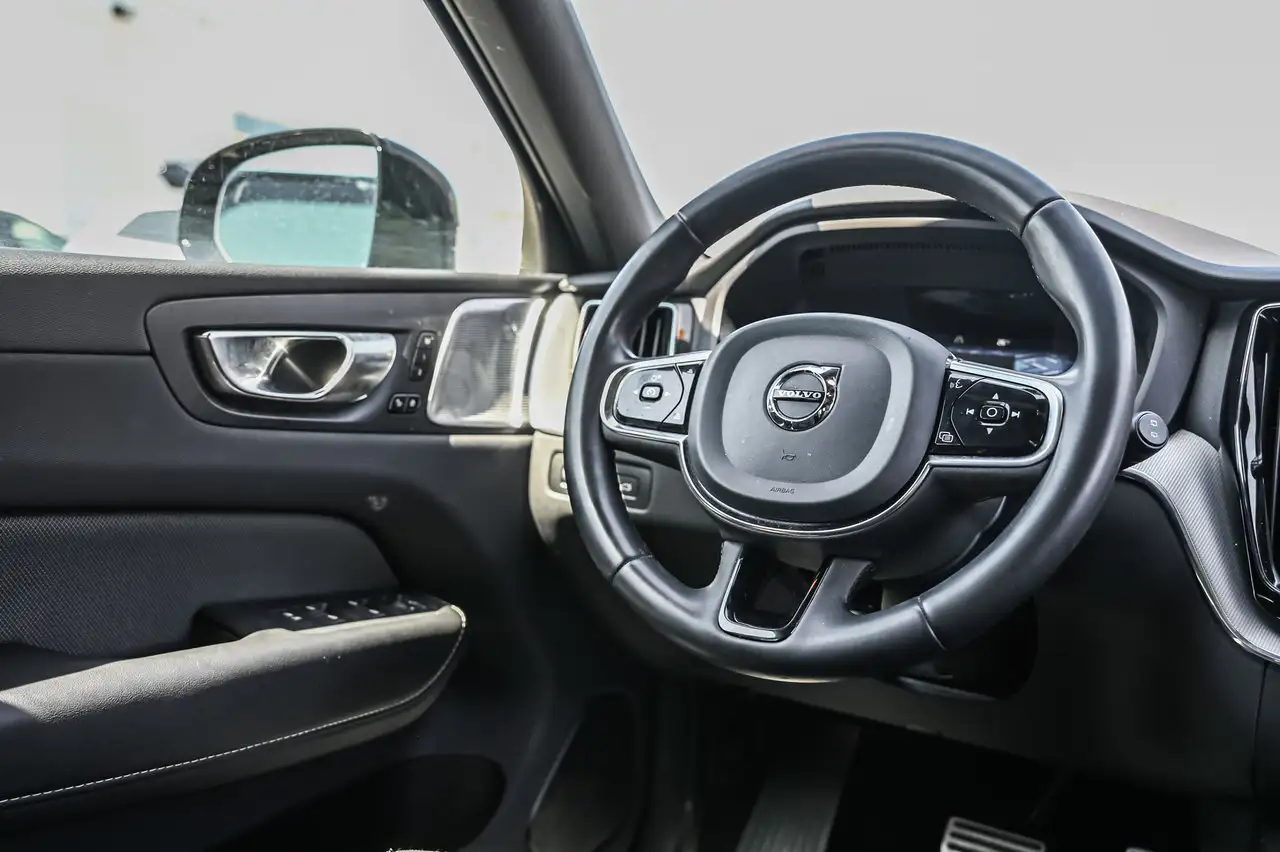 Volvo XC60 снимка Volvo XC60