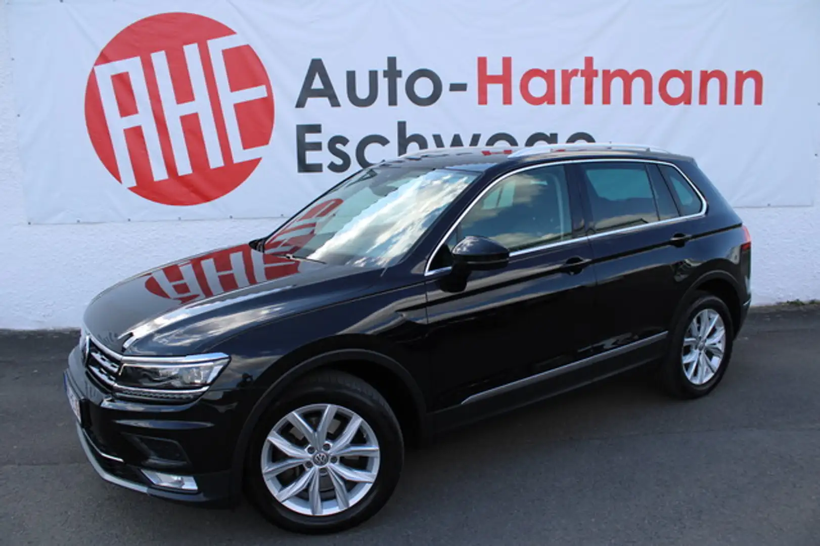 Volkswagen Tiguan 2.0 TSI Highline 4M DSG LED Navi Pano Ahk Schwarz - 1