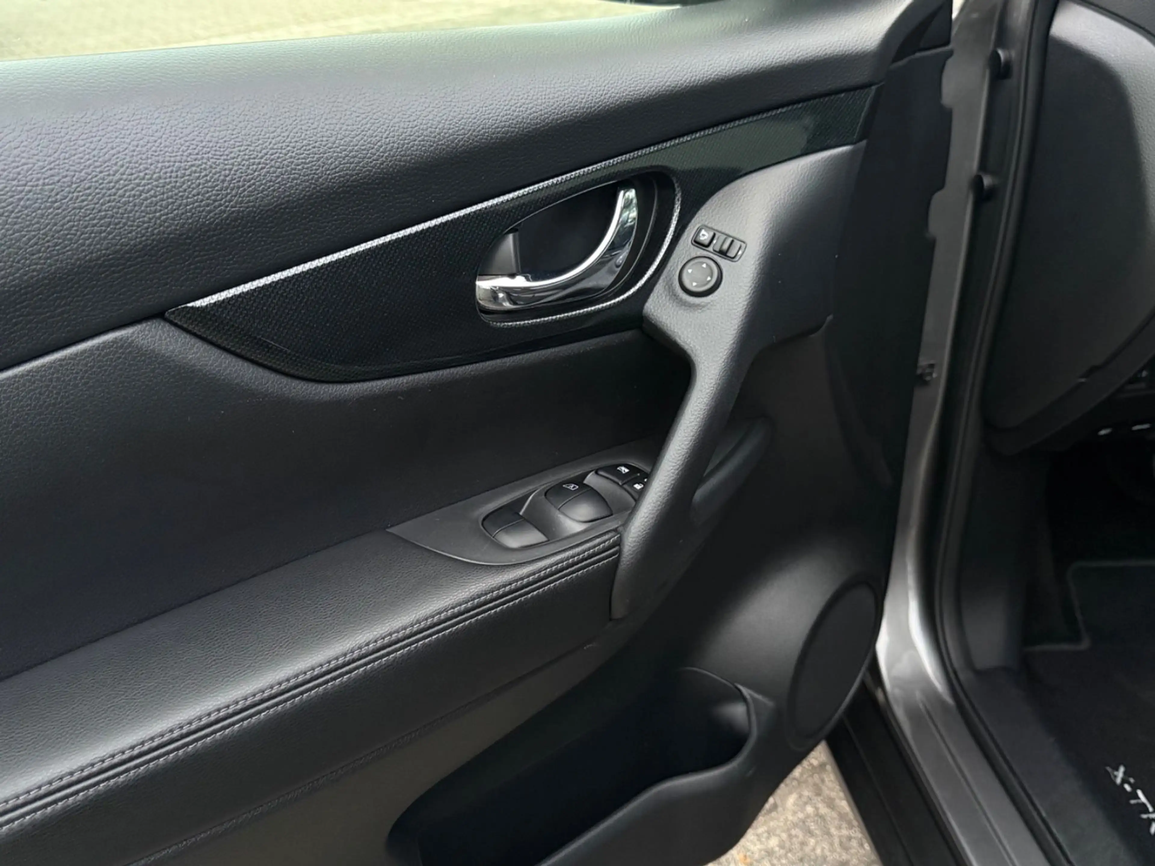 Nissan X-Trail Acenta 4x4 Kamera*1 Hand — photo 12