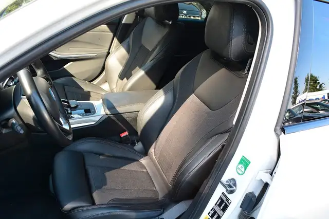 BMW 3 Series view 9