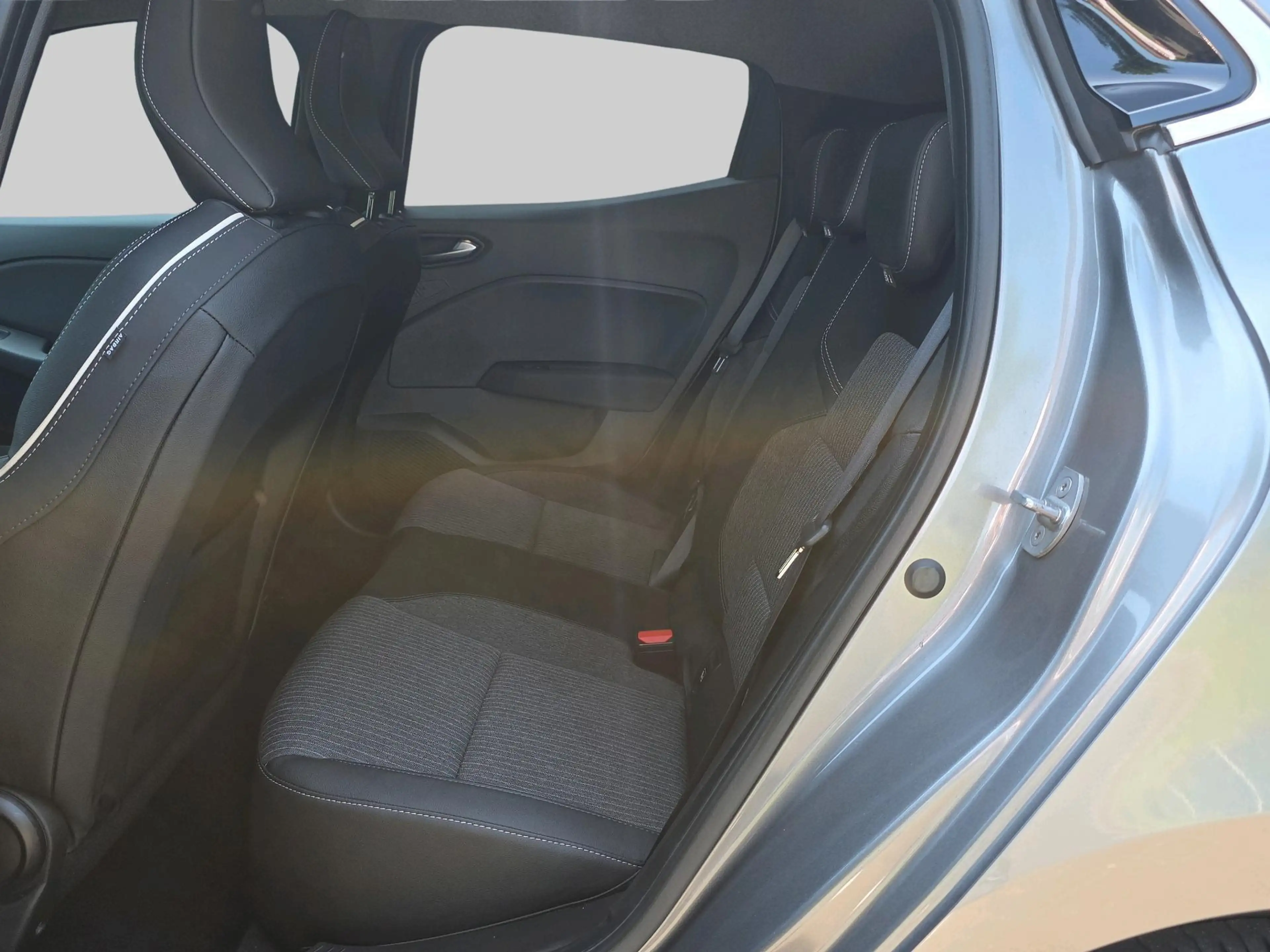 Mitsubishi Colt 1.0T MT Intense+ — photo 6