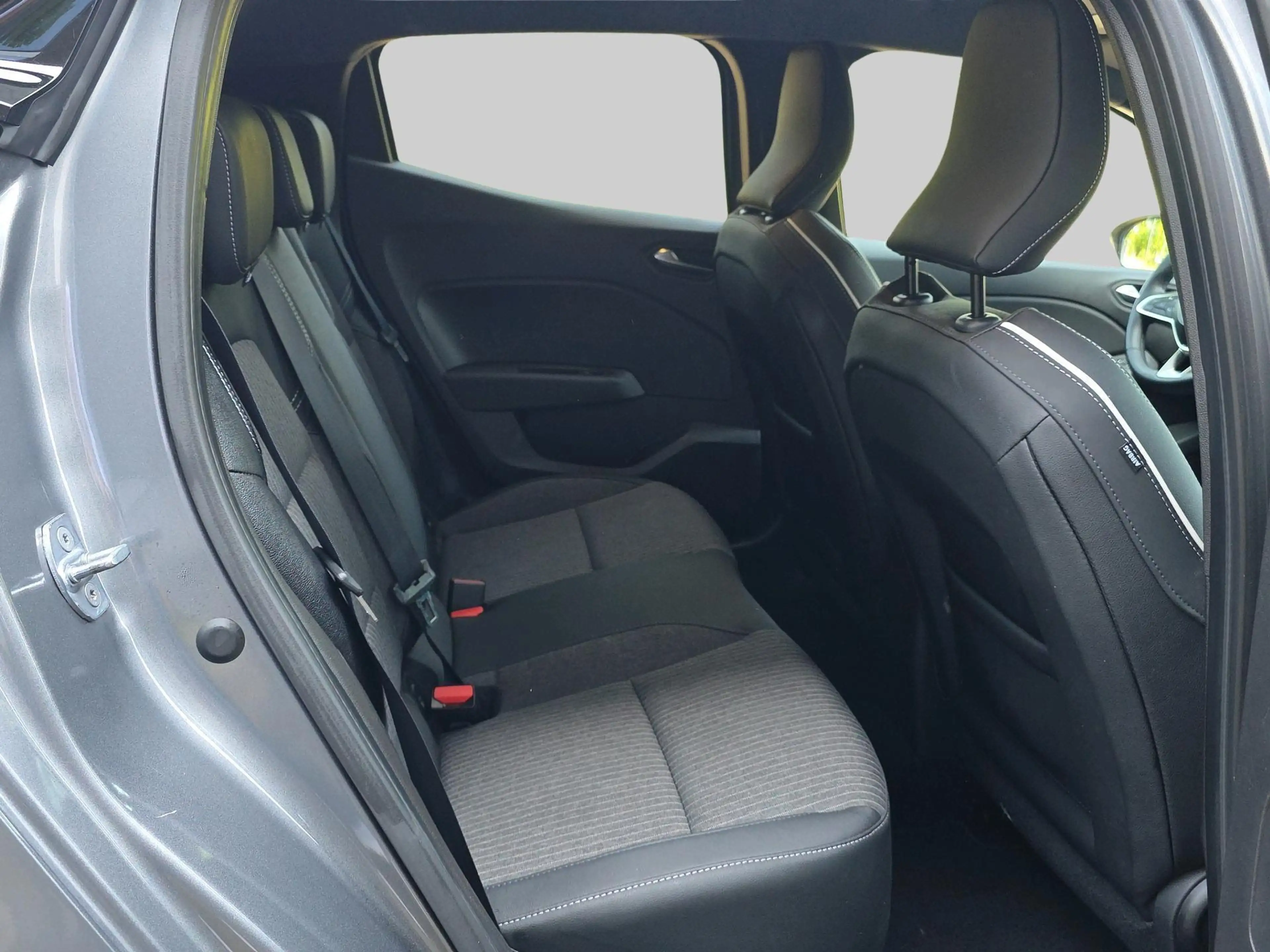 Mitsubishi Colt 1.0T MT Intense+ — photo 14