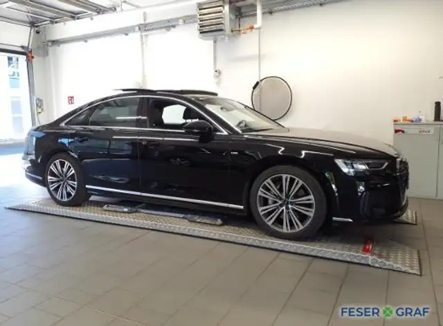 Audi A8 view 5