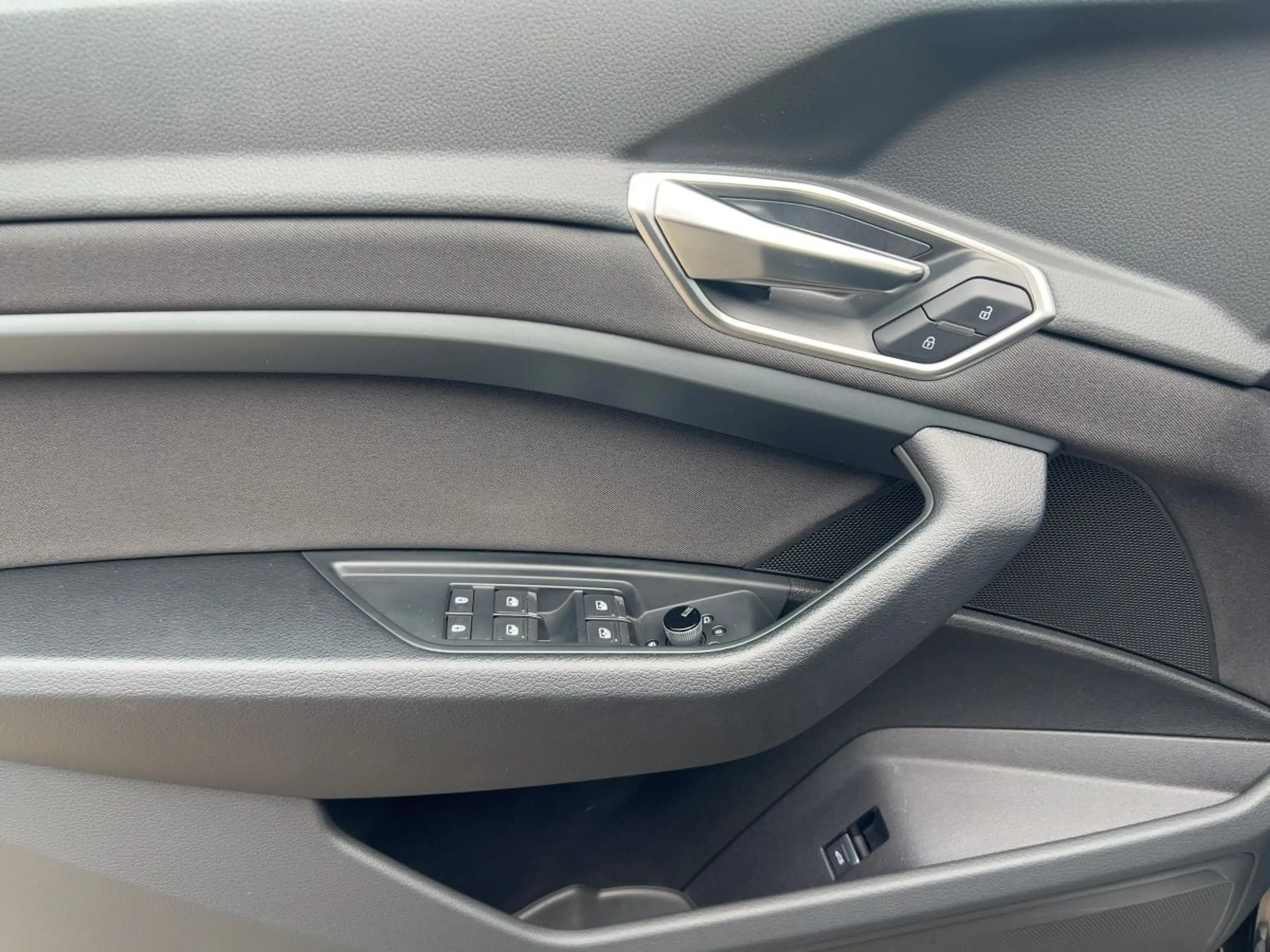 Audi Q8 e-tron Q8 55 e-tron advanced quattro 300 kW Pano AHK Ka — photo 13