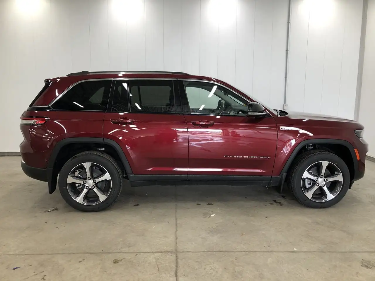 Jeep Grand Cherokee снимка Jeep Grand Cherokee
