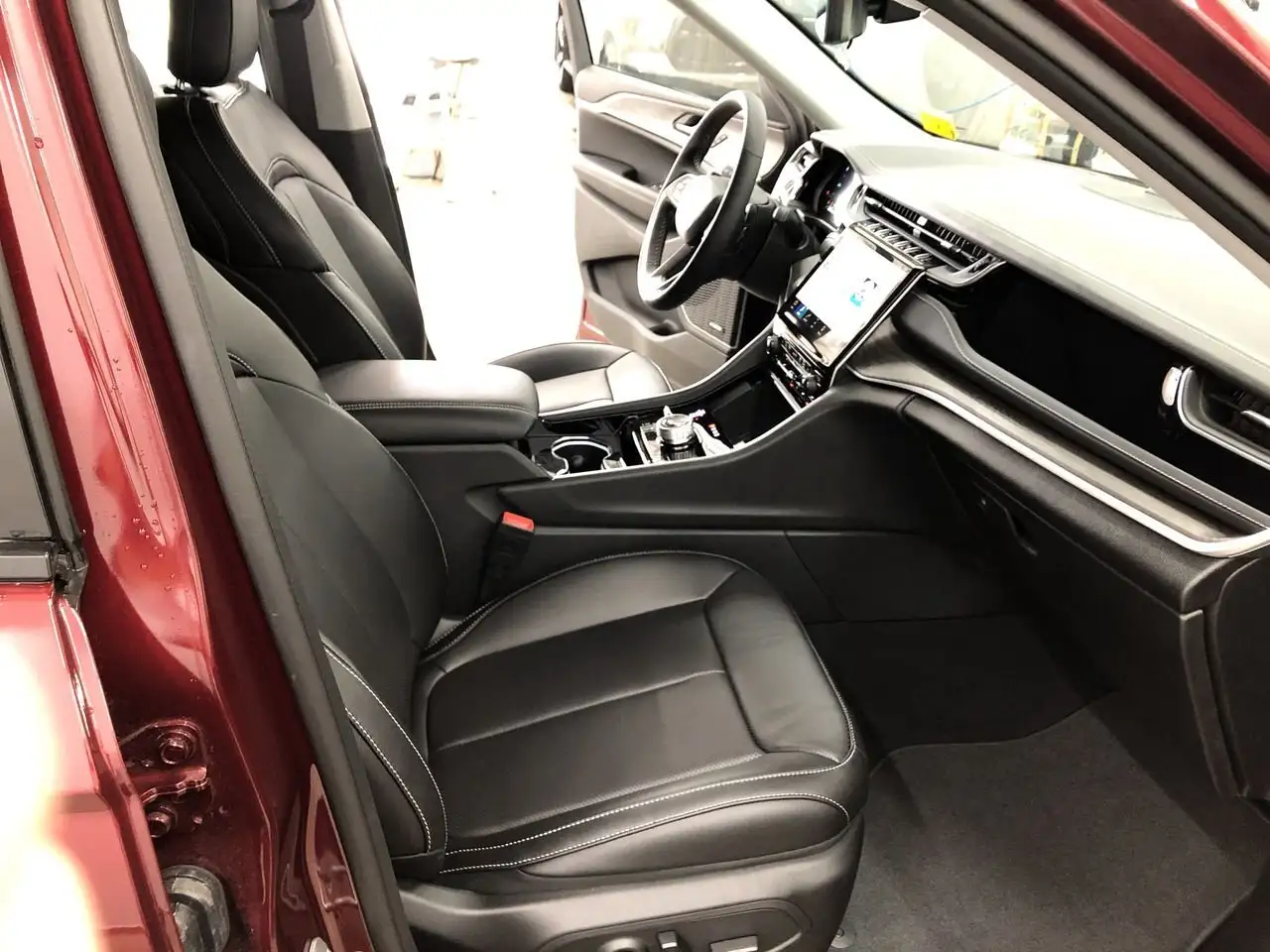 Jeep Grand Cherokee снимка Jeep Grand Cherokee