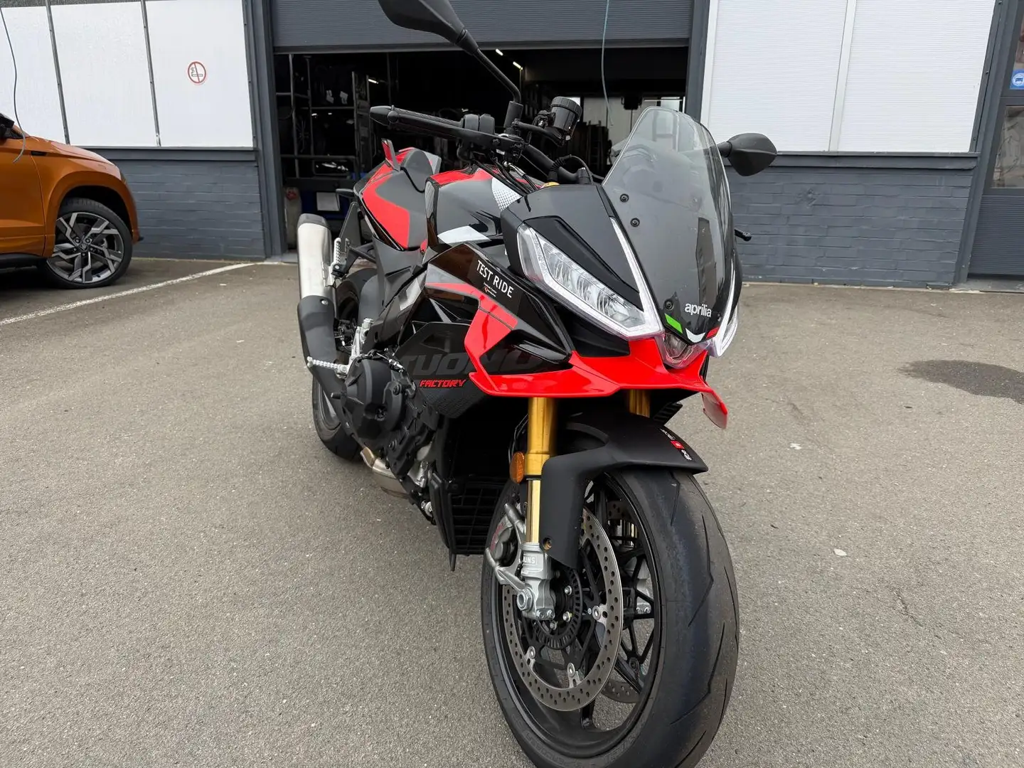 Aprilia Tuono TUONO V4 1100 E5+ FACTORY ULTRA KRAKEN Noir - 1