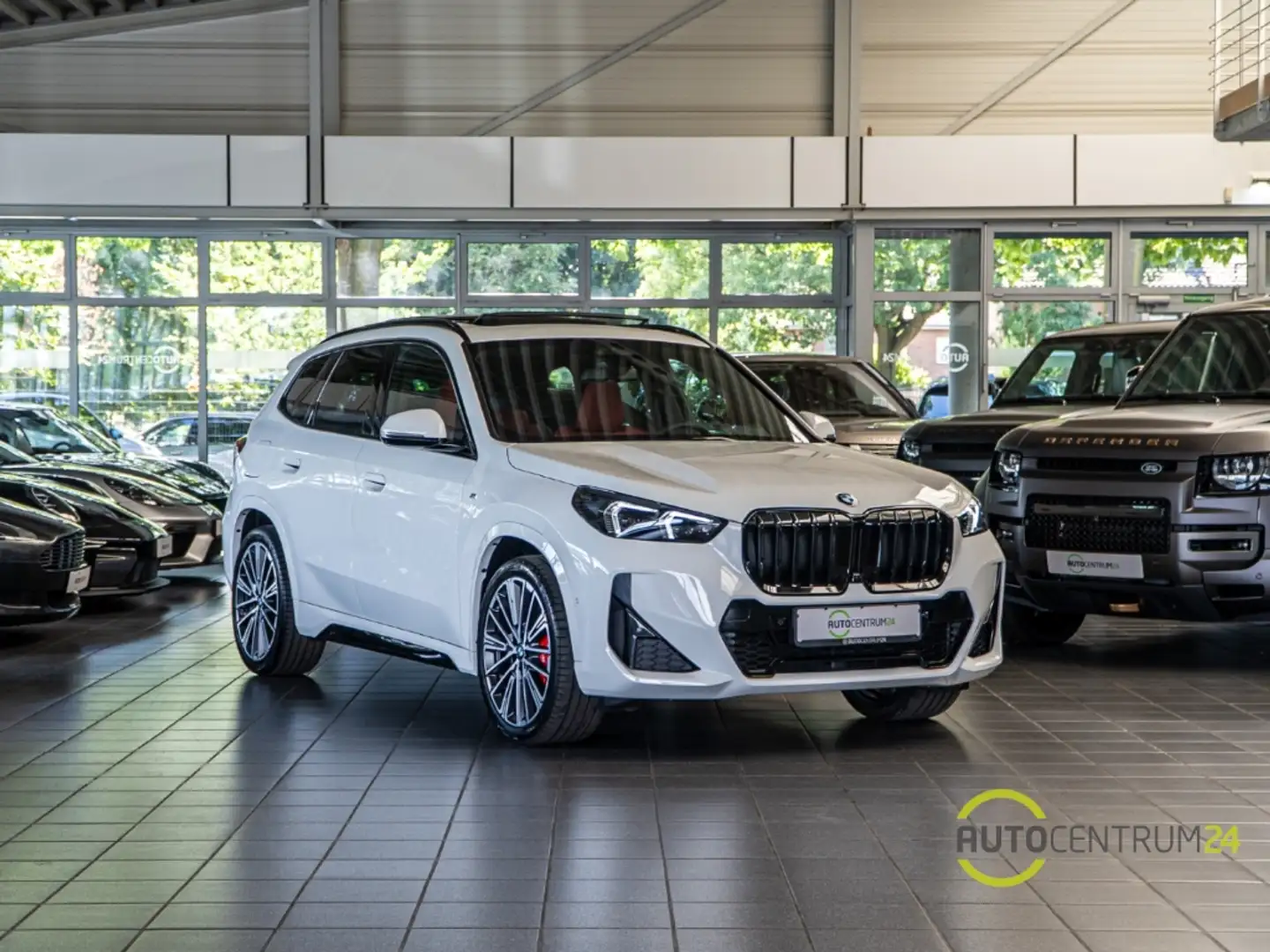 BMW X1 20i M Sport Inno Pano HUD Pano Travel Comfort Weiß - 1