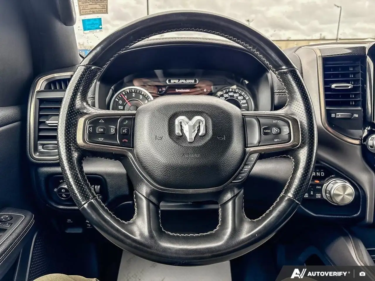 RAM 1500 снимка RAM 1500