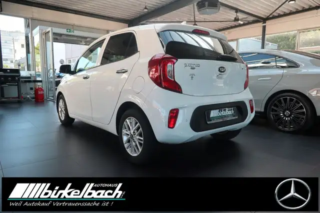 Kia Picanto view 2